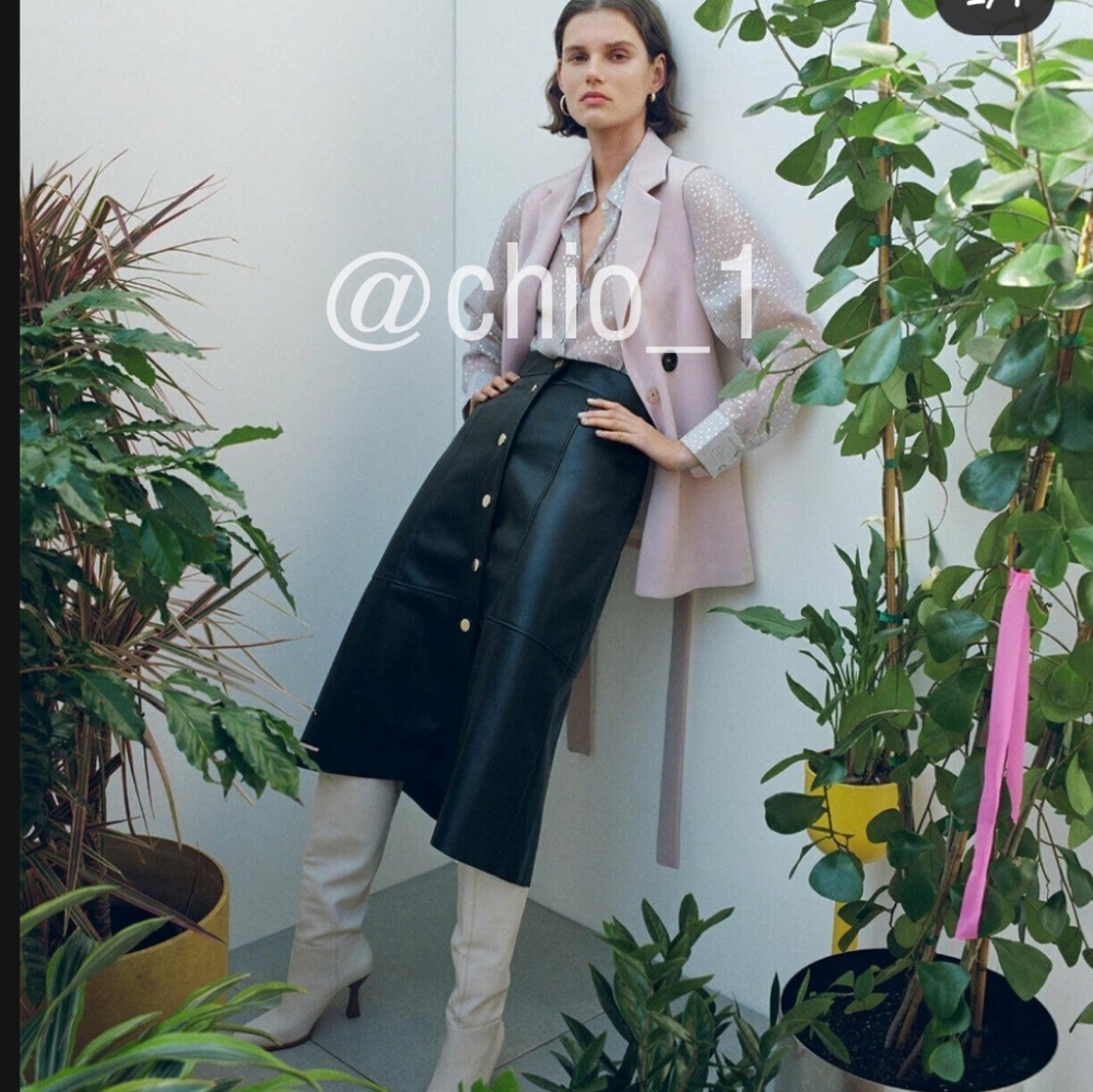 ZARA FAUX LEATHER MIDI SKIRT BLOGGERS FAVORITE - Picture 3 of 12